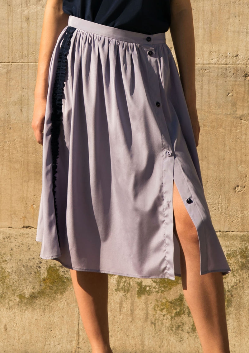Lavender silk midi-skirt with contrasted colour frills ruban